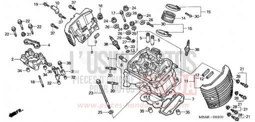 CYLINDER HEAD (FRONT) VT750C21 de 2001